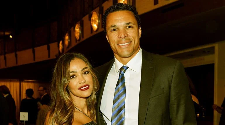 Image of October Gonzalez (Tony Gonzalez wife) wiki, Age. What happened to October Gonzalez
