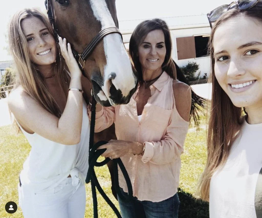 Image of Ann Archambault Buck with her daughters