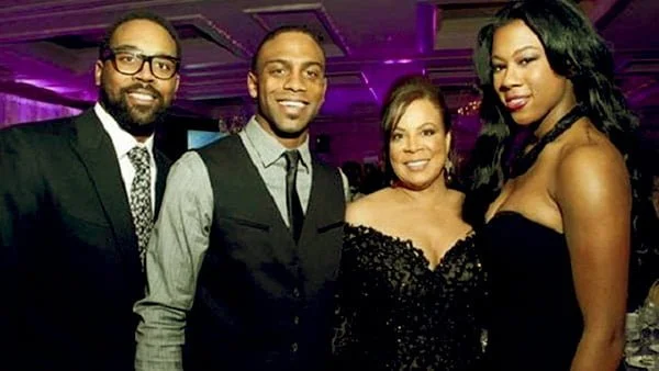 Image of Caption: Juanita Vanoy with her kids Jeffrey, Marcus (son) and Jasmine Jordan (daughter)