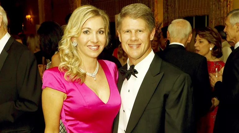 Image of Clark Hunt’s wife Tavia Shackles Age, Wiki and children.