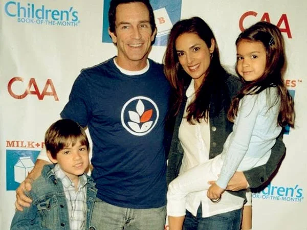 Image of Lisa Ann Russell with husband Jeff and two kids Lachlyn Hope and Dekker Edward